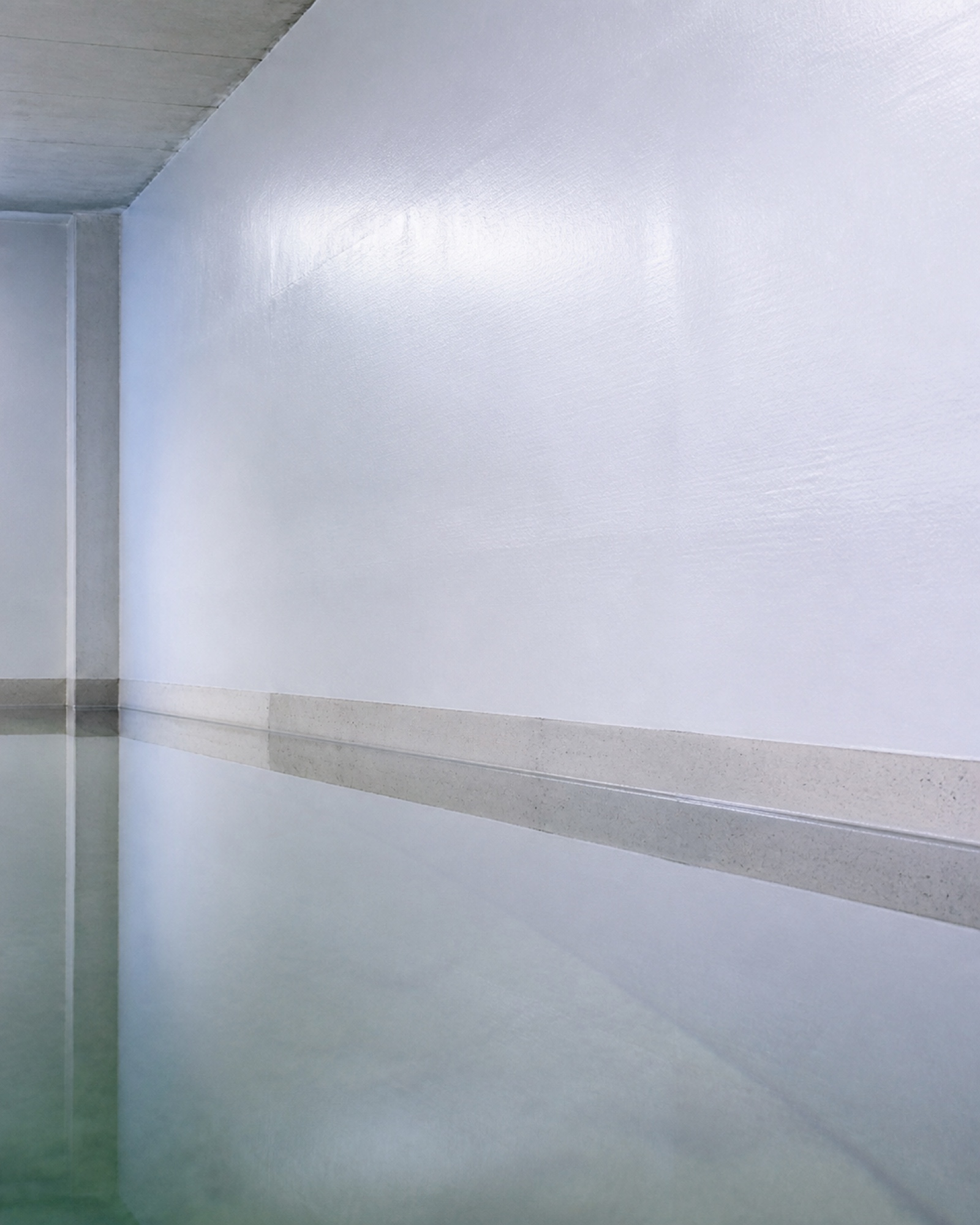 Wasserstand in einer gefüllten Trinkwasserkammer